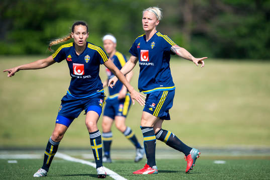Sveriges Charlotte Rohlin och Nilla Fischer