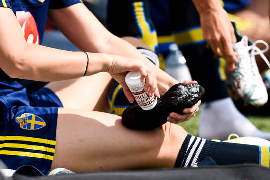 Spelare tar talk på fötterna