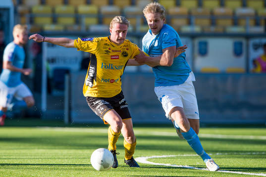 Kamp mellan Elfsborgs Viktor Götesson och Malmö FFs Franz