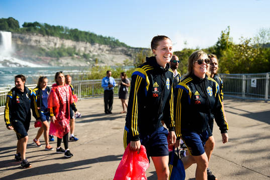 Sveriges Lotta Schelin och Landslagschef Marika Domanski