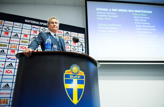 Sveriges förbundskapten Erik Hamrén presenterar