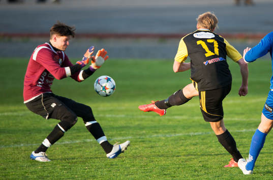 IFK Hässleholms Filip Ranmo gör 3-0 i matchen i division