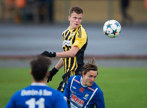 IFK Hässleholms Niklas Jönsson i matchen i division 2