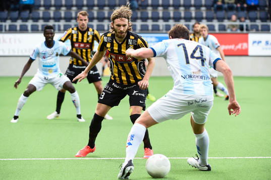 Häckens Simon Sandberg och Gefles Jens Portin
