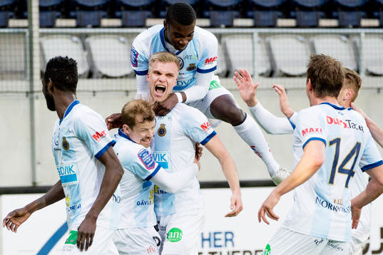 Bläddra bland fler bilder av Fotboll, Allsvenskan, Gefle - Häcken