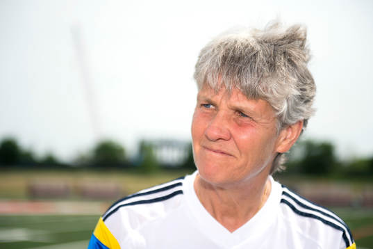 Sveriges förbundskapten Pia Sundhage blir intervjuad innan