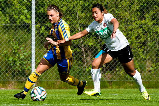 Bläddra bland fler bilder av Fotboll, Dam, Div 1 Södra Götaland, Eskilsminne - Hittarp