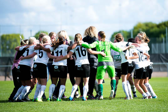 Hittarps spelare jublar