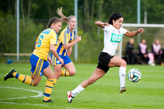 Eskilsminnes Lana Anemi jagar Hittarps Sheva Othman Rostam