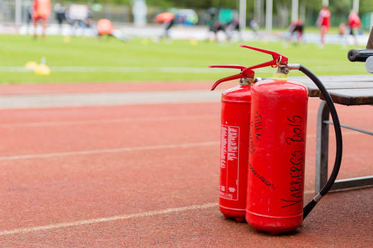 Brandsläckare före fotbollsmatchen i Superettan mellan