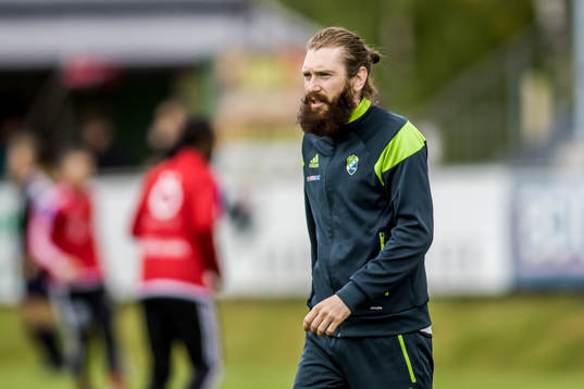Ljungskiles Marcus Gustafsson värmer upp