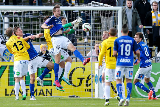 Rörigt framför Falkenbergs mål