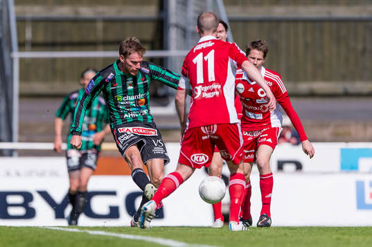 Varbergs Karl Söderström med avslut mot mål