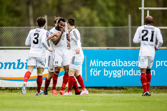Östersunds spelare jublar