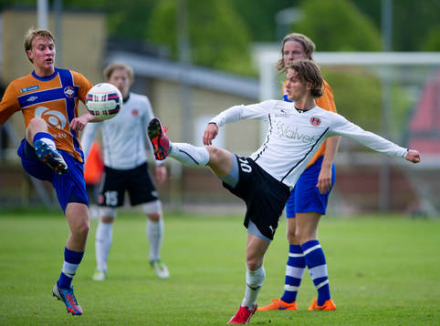 Hittarps Samuel Dalesjö mot Vejbys Linus Martinsson
