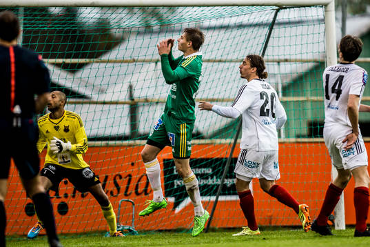Ljungskiles Linus Dahl deppar