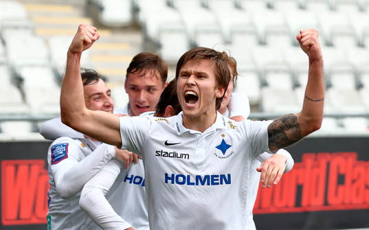 Norrköpings Arnór Ingvi Traustason jublar