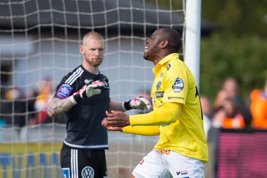 Falkenbergs Hakeem Araba är frustrerad