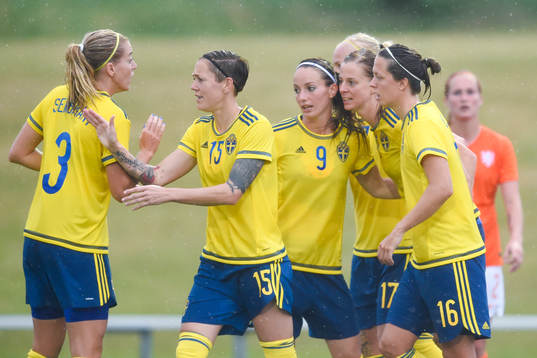 Sveriges Lotta Schelin jublar