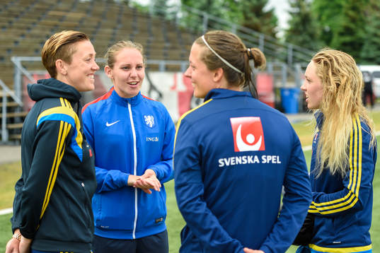 Sveriges Therese Sjögran, Lina Nilsson, Elin Rubensson och