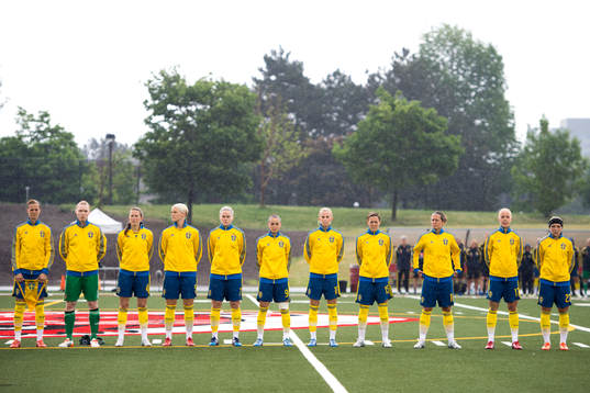 Sveriges Lotta Schelin, målvakt Hedvig Lindahl, Emma