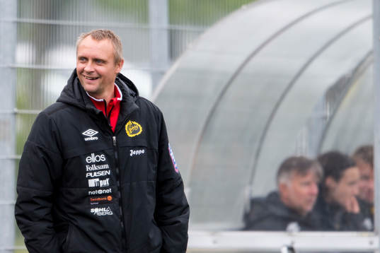 Elfsborg tränare Jesper Bengtsson skrattar