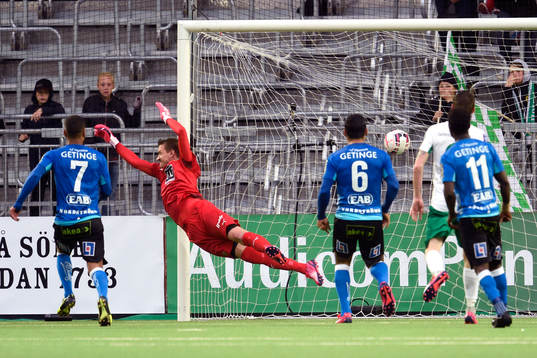 Hammarbys målvakt Tim Markström släpper in 1-1