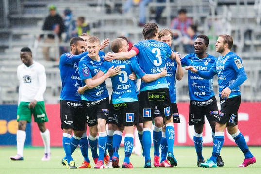 Hammarbys spelare jublar