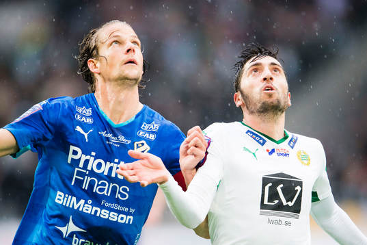 Halmstads Fredrik Liverstam och Hammarbys Nahir Besara