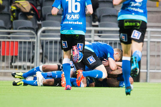 Halmstads spelare jublar