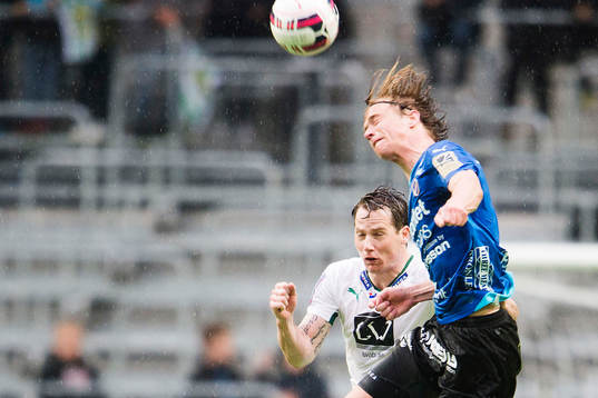 Hammarbys Johan Persson och Halmstads Snorre Krogsgård