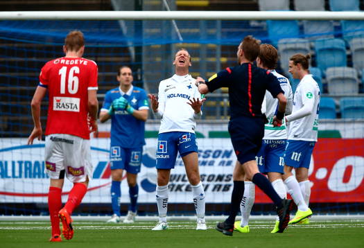 Norrköpings Andreas Johansson reagerar