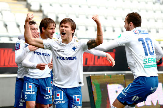 Norrköpings Arnór Ingvi Traustason jublar
