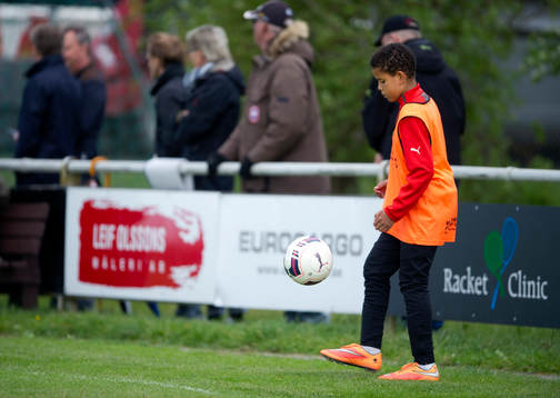 Bollpojke, bollkalle