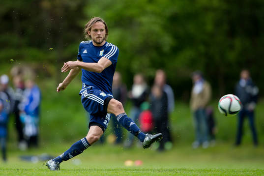 IFK Göteborgs Tom Pettersson skjuter ett skott
