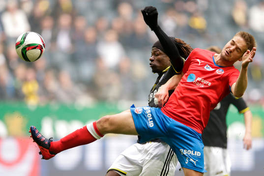 s Mohamed Bangura och Helsingborgs Johan Mårtensson