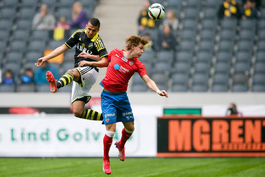 s Nabil Bahoui och Helsingborgs Emil Krafth
