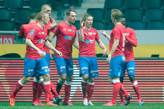 Helsingborgs Robin Simovic jublar