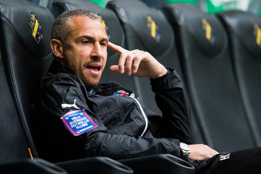 Helsingborgs manager Henrik Larsson innan fotbollsmatchen i