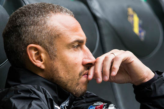 Helsingborgs manager Henrik Larsson innan fotbollsmatchen i
