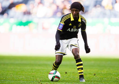 s Mohamed Bangura med bollen