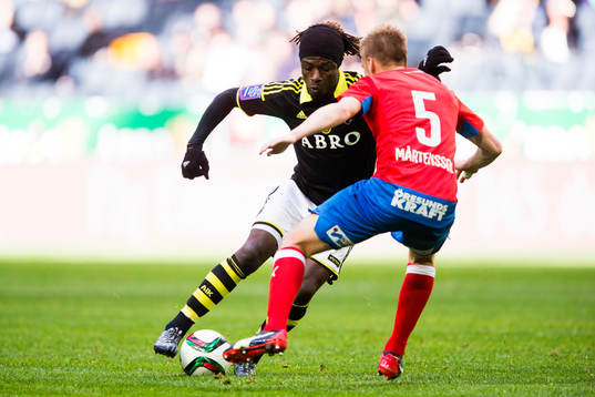 s Mohamed Bangura och Helsingborgs Johan Mårtensson