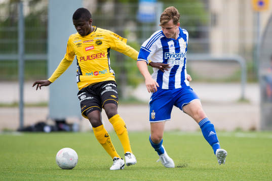 Elfsborgs Chris Makindu och IFK Göteborgs Axel Gunnarsson