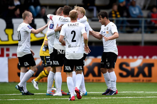 Örebros Marcus Pode jublar