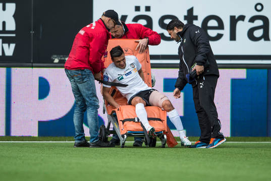 Örebros Ahmed Yasin skadar sig och får utgå