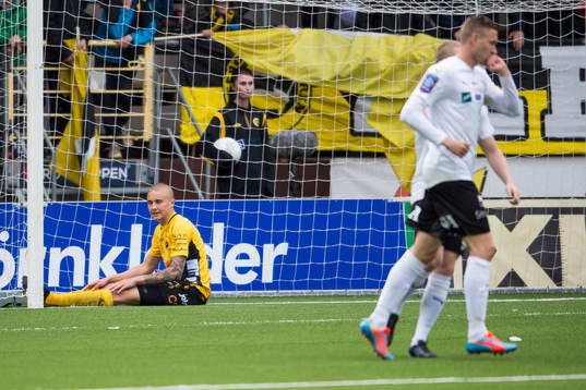 Elfsborgs Sebastian Holmén deppar då Örebros Marcus Pode