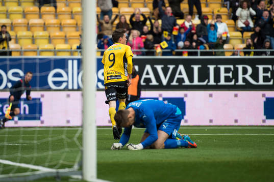 Elfsborgs Lasse Nilsson har kvitterat till 1-1 och Örebros