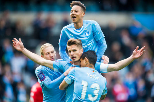 Malmö FFs Markus Rosenberg firas av Tobias Sana, Simon