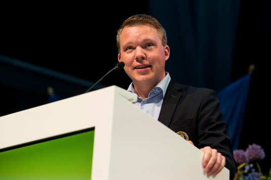 Anders Larsson, ledamot Svenska Ishockeyförbundet talar