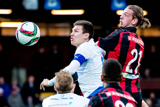 Värnamos Martin Claesson och Brommapojkarnas Isak Nylén i